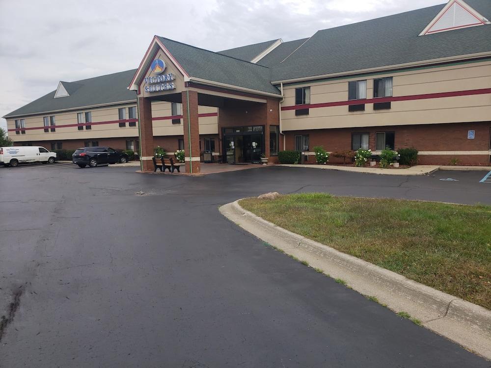 Comfort Suites Detroit/Уорън Екстериор снимка
