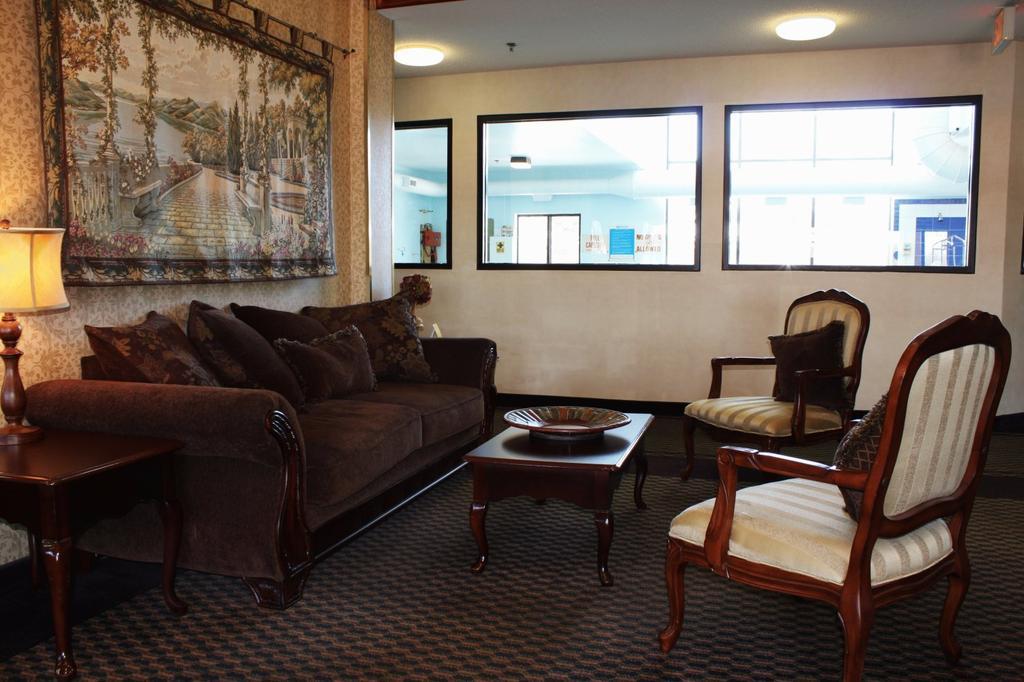 Comfort Suites Detroit/Уорън Екстериор снимка